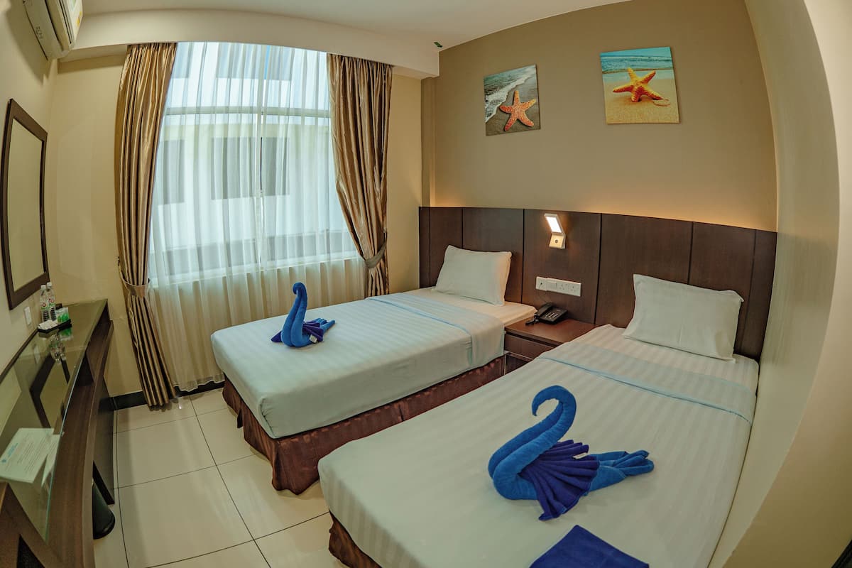 Standard Twin | In-room safe, desk, blackout drapes, iron/ironing board (on request)