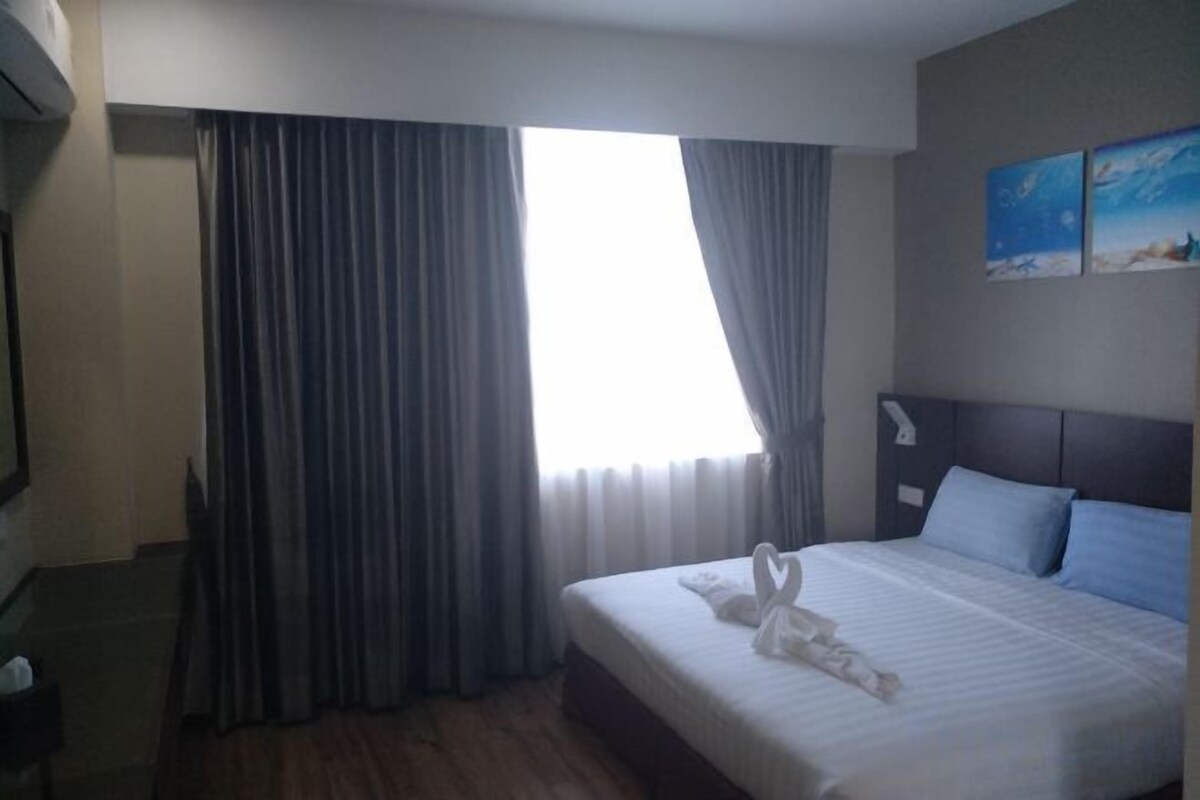 In-room safe, desk, blackout drapes, iron/ironing board (on request)