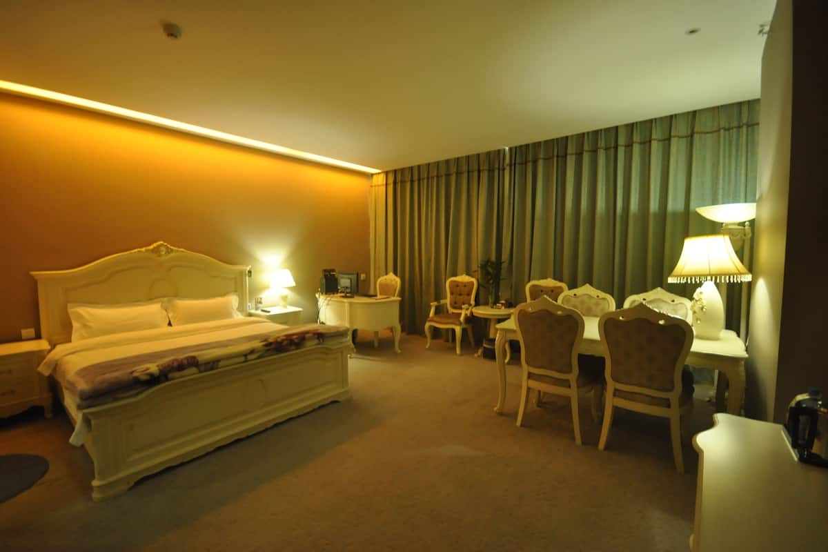 Superior Suite | Desk, blackout drapes, free WiFi