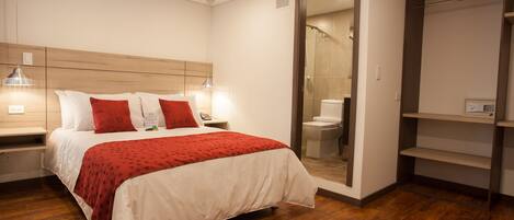 Superior-Doppelzimmer | Minibar, Zimmersafe, Schreibtisch, Bügeleisen/Bügelbrett