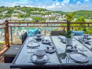 Outdoor dining - Looe Self Catering, Boutique Holiday Cottage Looe with Spectacular Harbour Views (Looe)