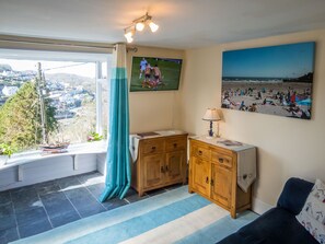 Interior - Looe Self Catering, Boutique Holiday Cottage Looe with Spectacular Harbour Views (Looe)