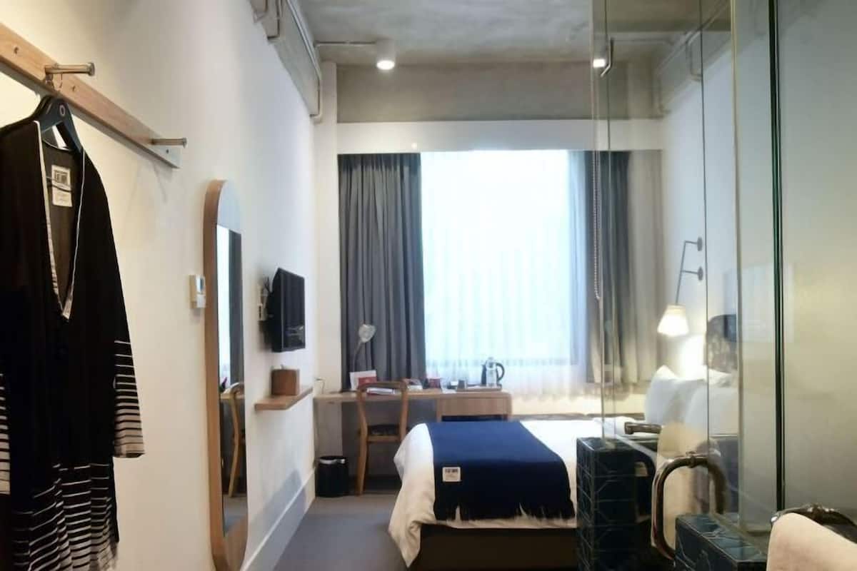 In-room safe, desk, laptop workspace, soundproofing