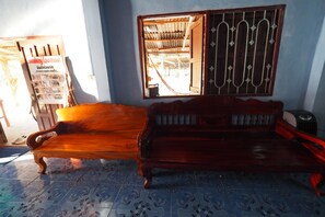 Lobby sitting area - Ram Yai Homestay - Hostel (Sukhothai)