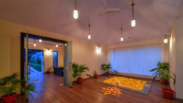 Couples treatment room(s), steam room, Turkish bath/hammam