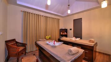 Couples treatment room(s), steam room, Turkish bath/hammam