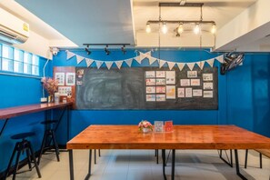Dining - 4Share Hostel (Bangkok)