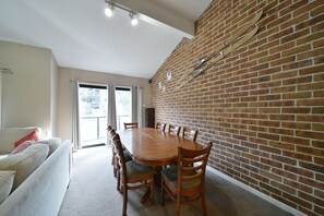 Chalet, 3 Bedroom plus Loft | In-room dining