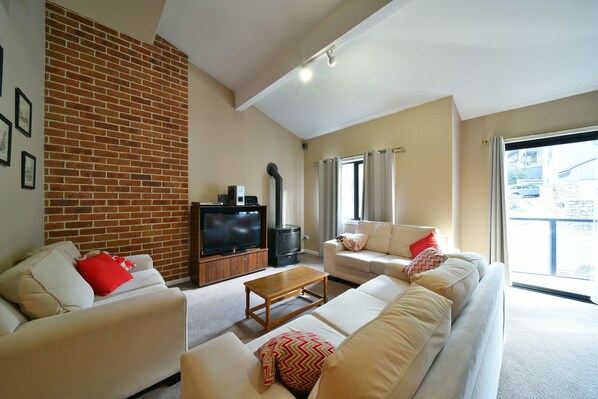 Chalet, 3 Bedroom plus Loft | Living area | Flat-screen TV, fireplace, DVD player