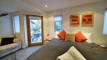 Comfort Studio, 1 Bedroom, Accessible, Non Smoking | 1 bedroom, premium bedding, iron/ironing board, free WiFi