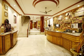 Reception - Hotel Parkway Deluxe (New Delhi)