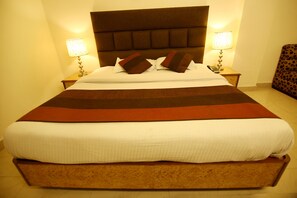 Premium kamer, 1 twee- of 2 eenpersoonsbedden, 1 queensize bed | Luxe beddengoed, een bureau, geluiddichte muren, gratis wifi