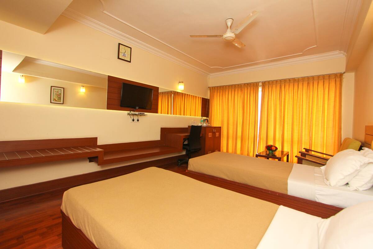 Deluxe Single Room, 1 Twin Bed, Bathtub, Garden View | In-room safe, desk, soundproofing, rollaway beds (surcharge)