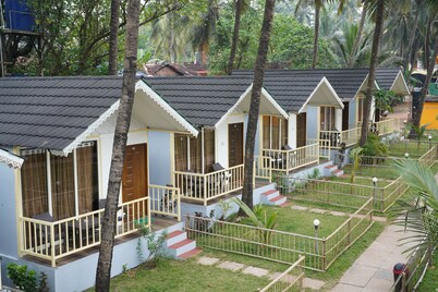 Sunset & Waves Resort