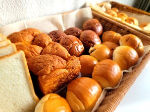 Free daily continental breakfast - Hotel Town Center (Kochi)