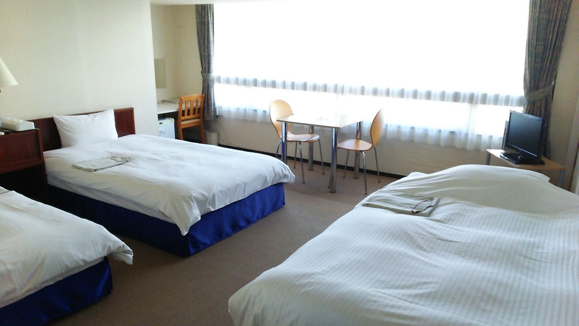 غرفة ثلاثية | واي فاي مجانًا وملاءات أسرّة