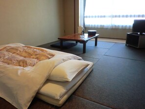 Japanese Style Room | Free WiFi, bed sheets - Hotel Town Center (Kochi)