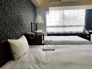 Twin Room | Free WiFi, bed sheets - Hotel Town Center (Kochi)