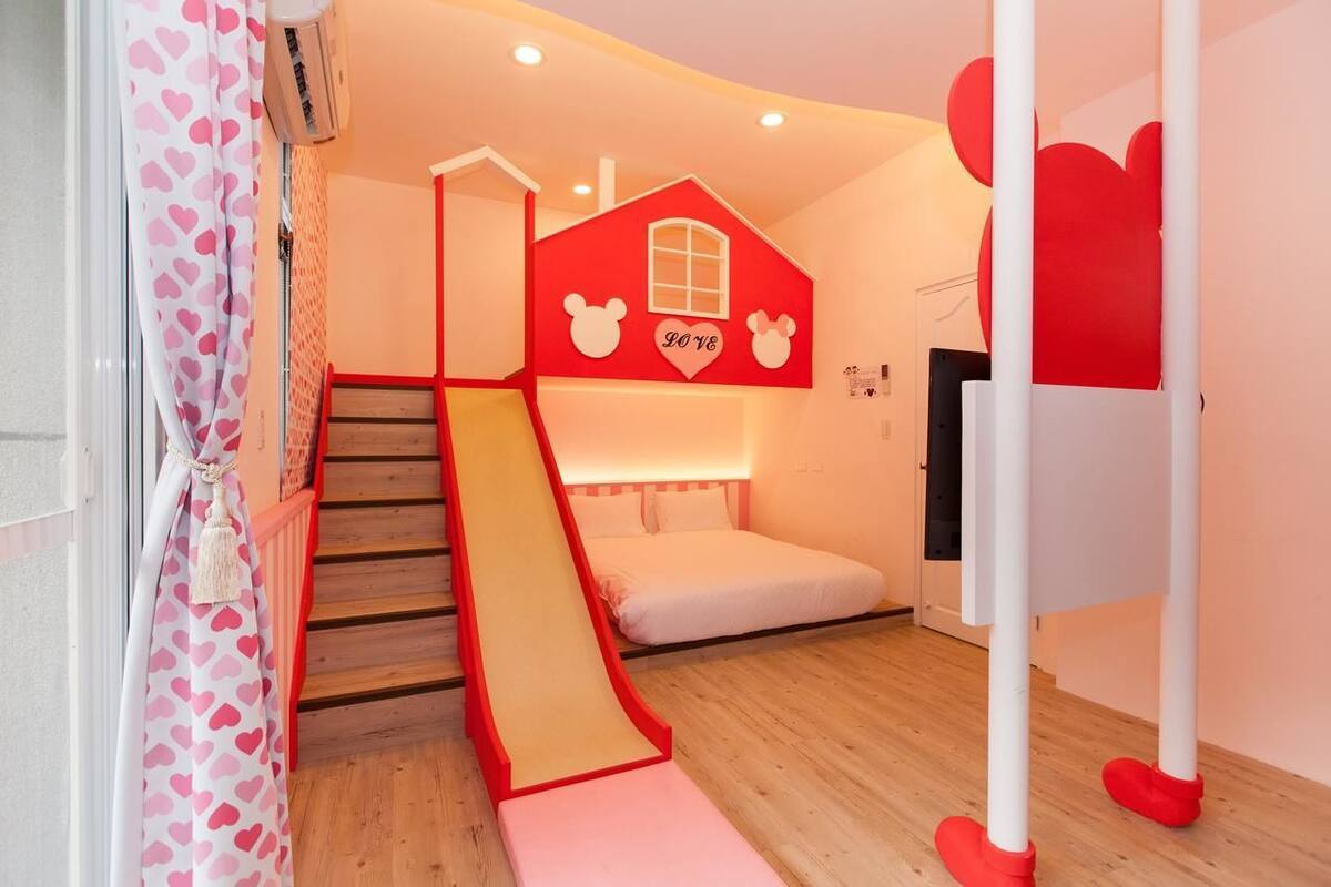Blackout curtains, soundproofing, rollaway beds, free WiFi
