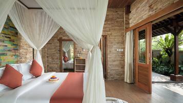 Aruna Two Bedroom Villa | Premium bedding, minibar, in-room safe, desk
