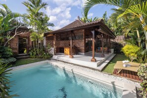 Private pool