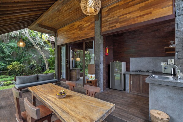 Jivana Signature Three Bedroom Villa | Private kitchen | Fridge, stovetop, dishwasher, coffee/tea maker - Hideaway Villas Candy - Ubud by Kanaan Hospitality (Ubud)