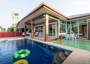 4-Bedroom Villa with Private Pool | Terrace/patio - Baan Ratchaboon (Cha-am)