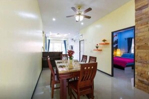 4-Bedroom Villa with Private Pool | In-room dining - Baan Ratchaboon (Cha-am)