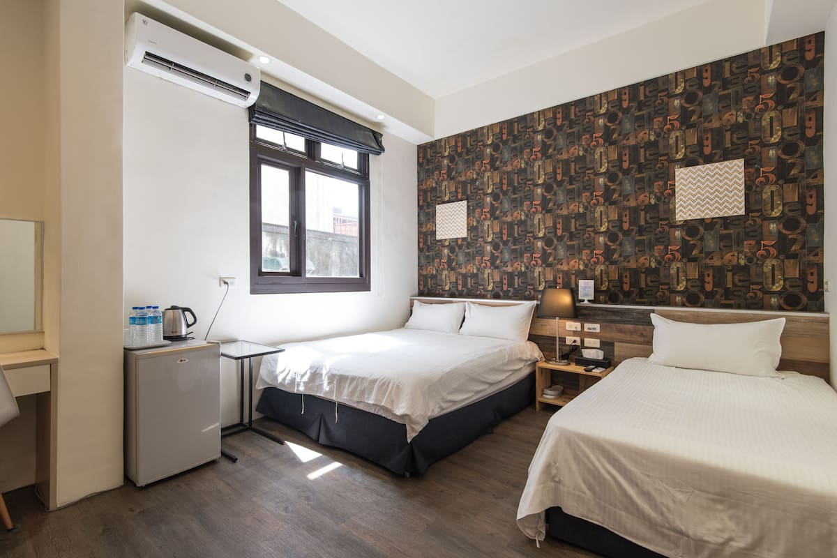 Habitación triple, hidromasaje | Servicios de la habitación