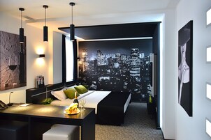 Luxury Suite | Premium bedding, in-room safe, desk, laptop workspace