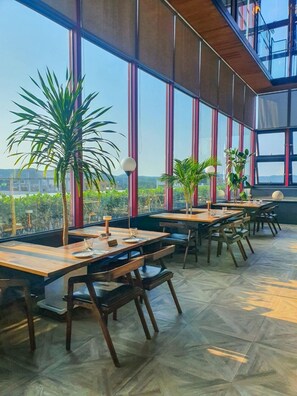 Dinner served - The HongC Hotel Gangneung (Gangneung)
