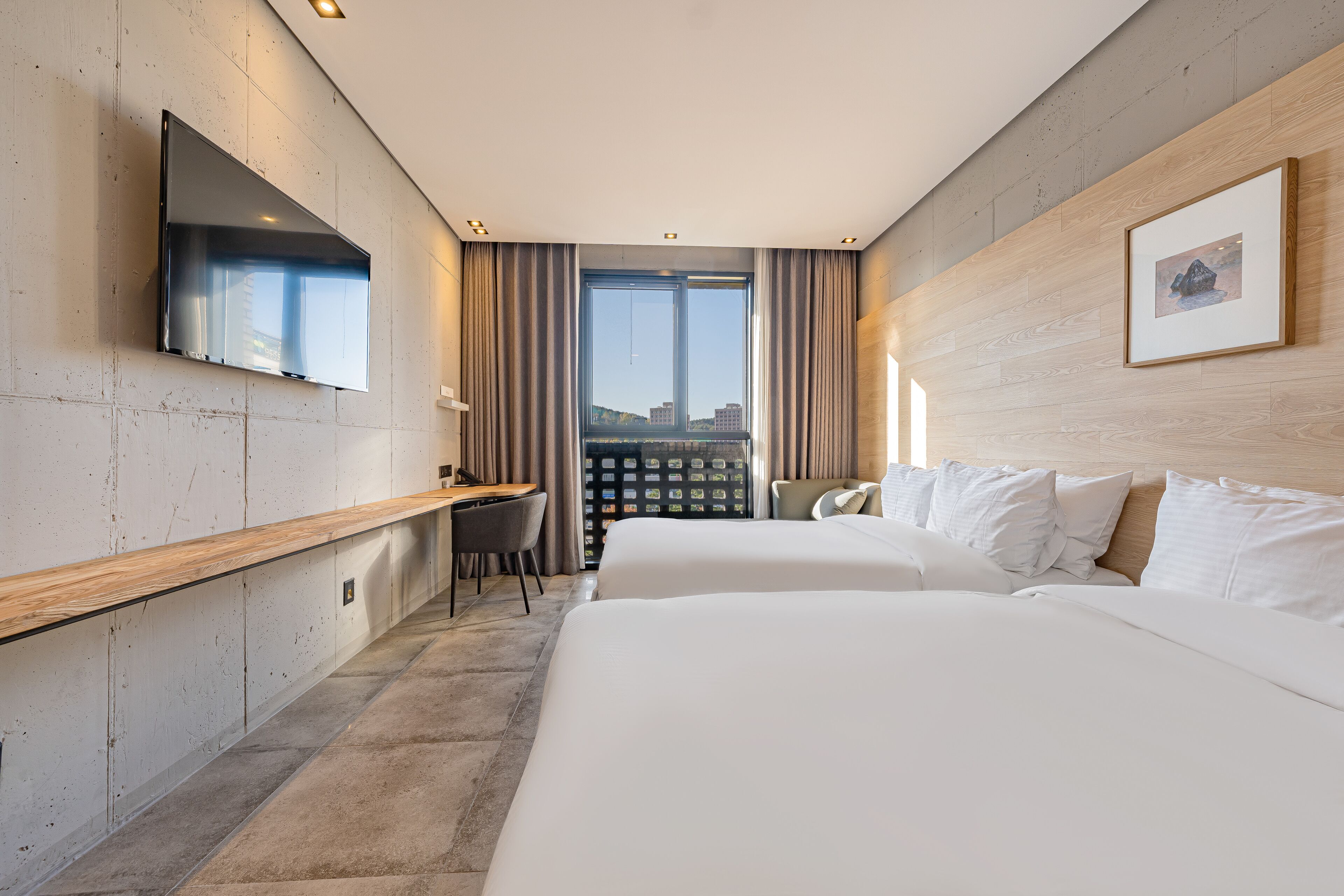 premium bedding, down duvets, in-room safe, desk