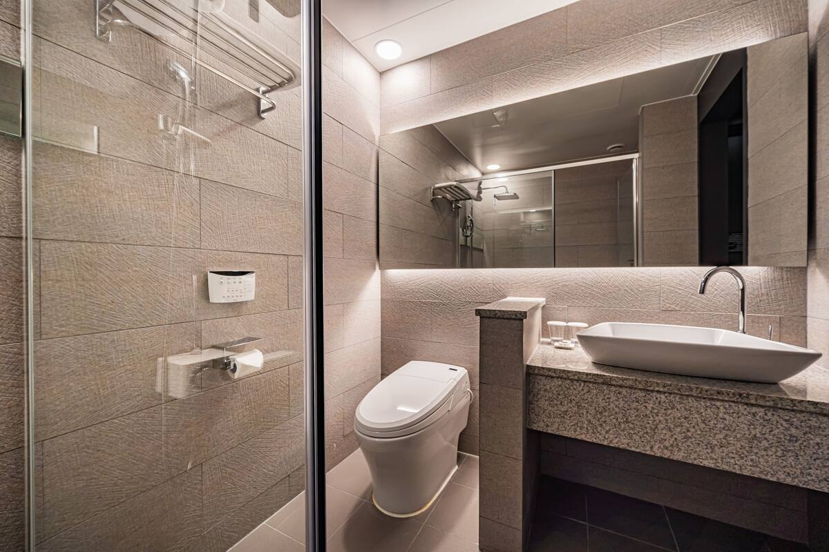 shower, free toiletries, hair dryer, bathrobes