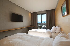 Premium bedding, down duvets, in-room safe, desk - The HongC Hotel Gangneung (Gangneung)