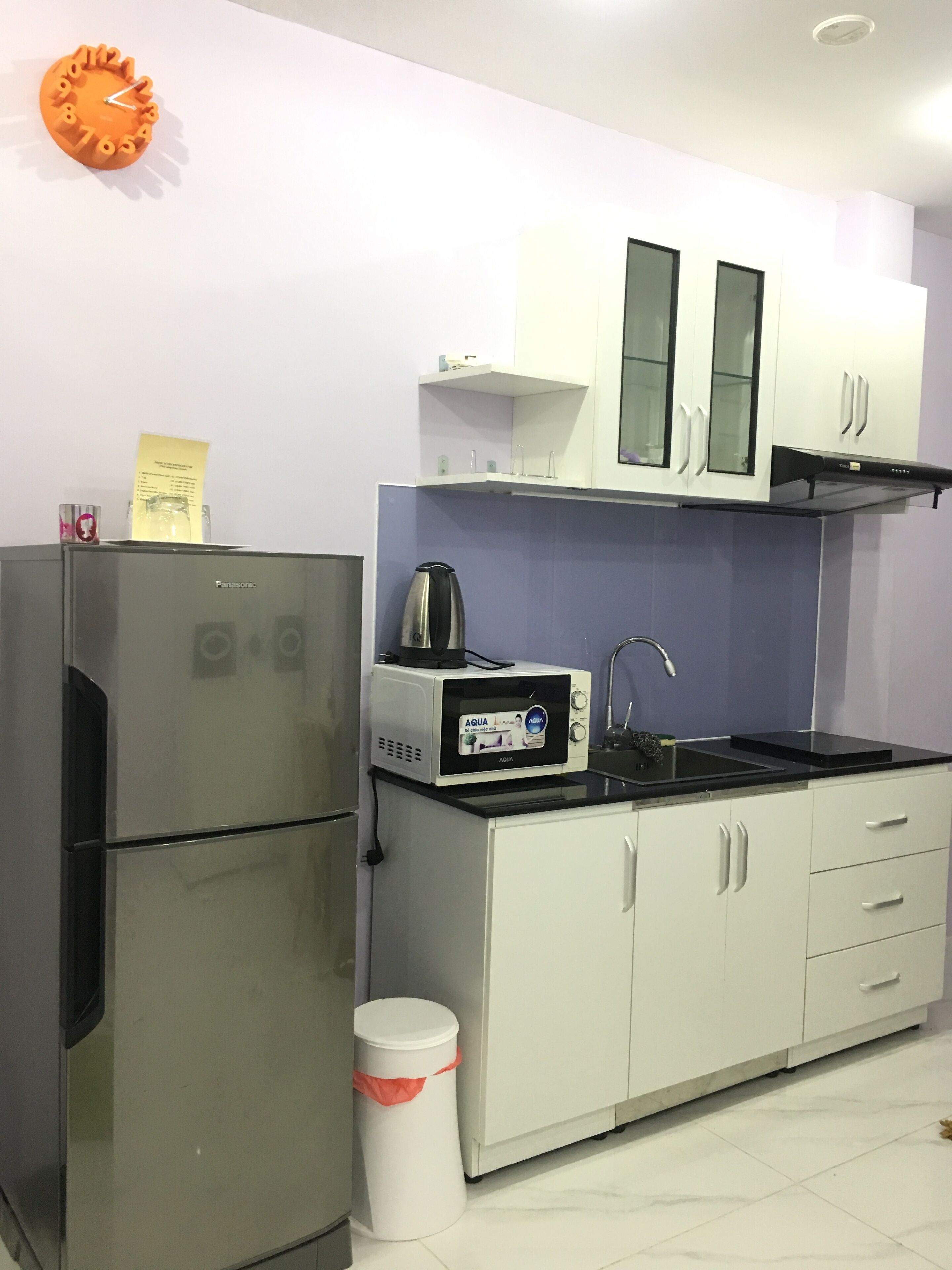 comfort triple room | private kitchen | fridge, microwave, electric kettle, paper towels