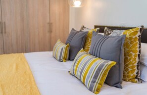 Luxury Room, 1 King Bed, Garden View (1) | Premium bedding, in-room safe, desk, soundproofing - Number Eighteen Exclusive Guest Lodge (Harare)