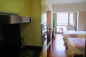 書桌、遮光窗簾/窗簾、免費 Wi-Fi