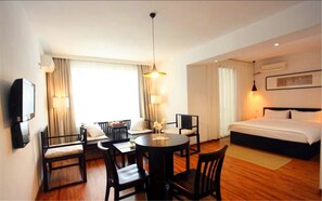 Minibar, desk, blackout curtains, free WiFi - Xi Hotel (Dalian)