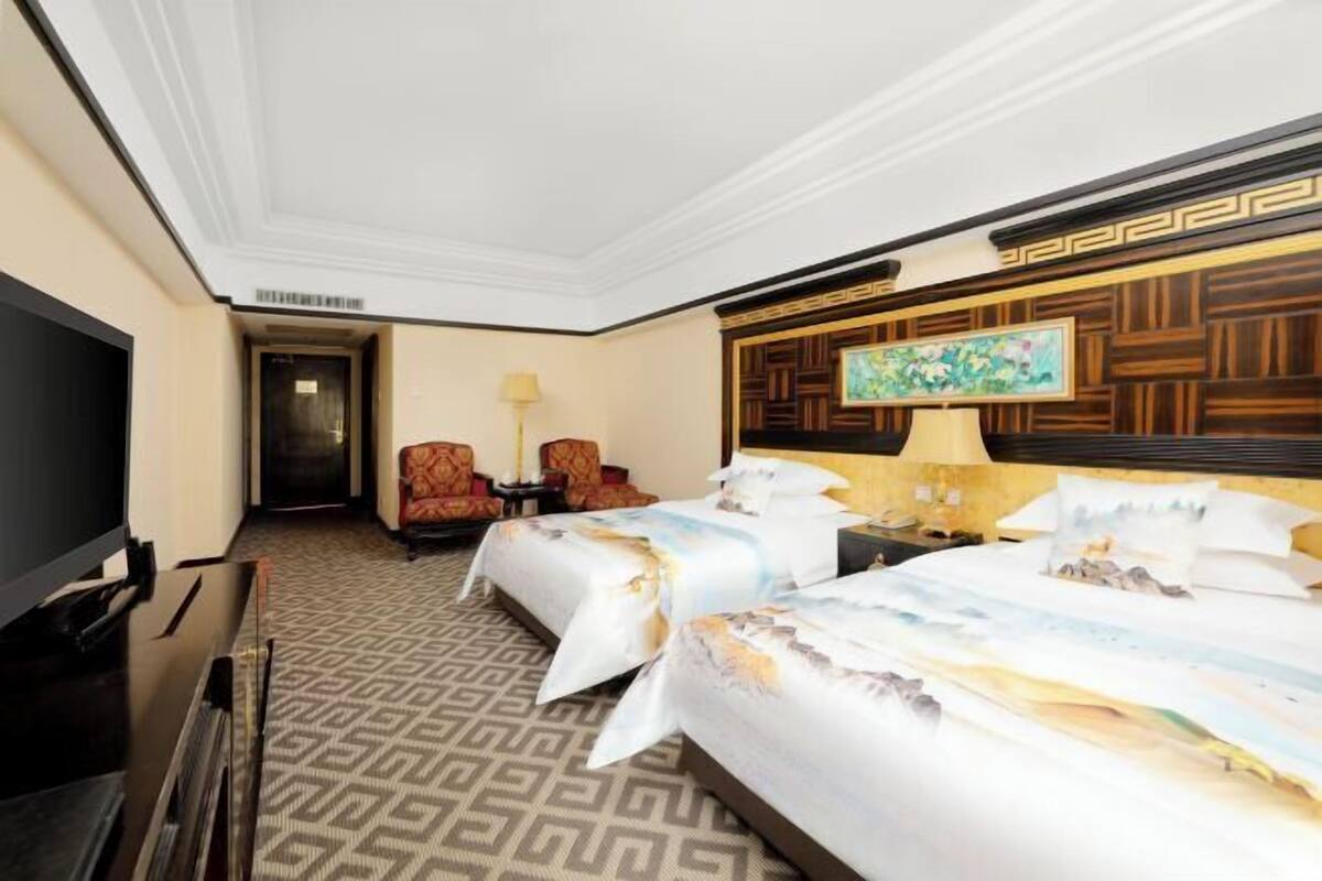 Minibar, in-room safe, desk, blackout curtains