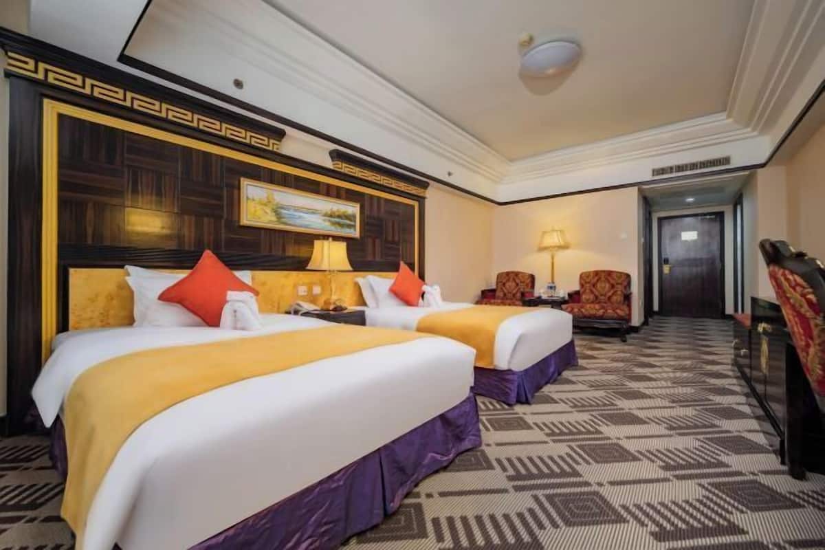 Minibar, in-room safe, desk, blackout curtains