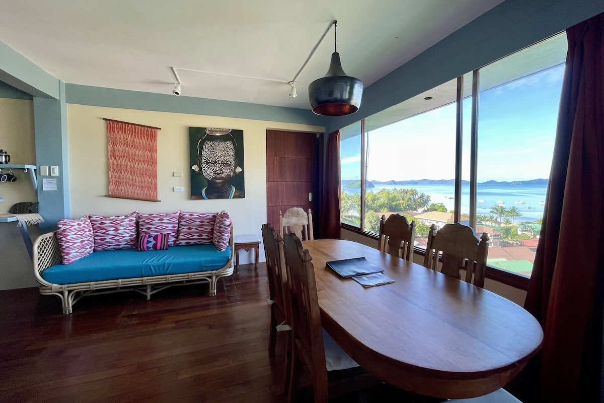 Family Apartment, 2 Bedrooms, Ocean View | Living area
