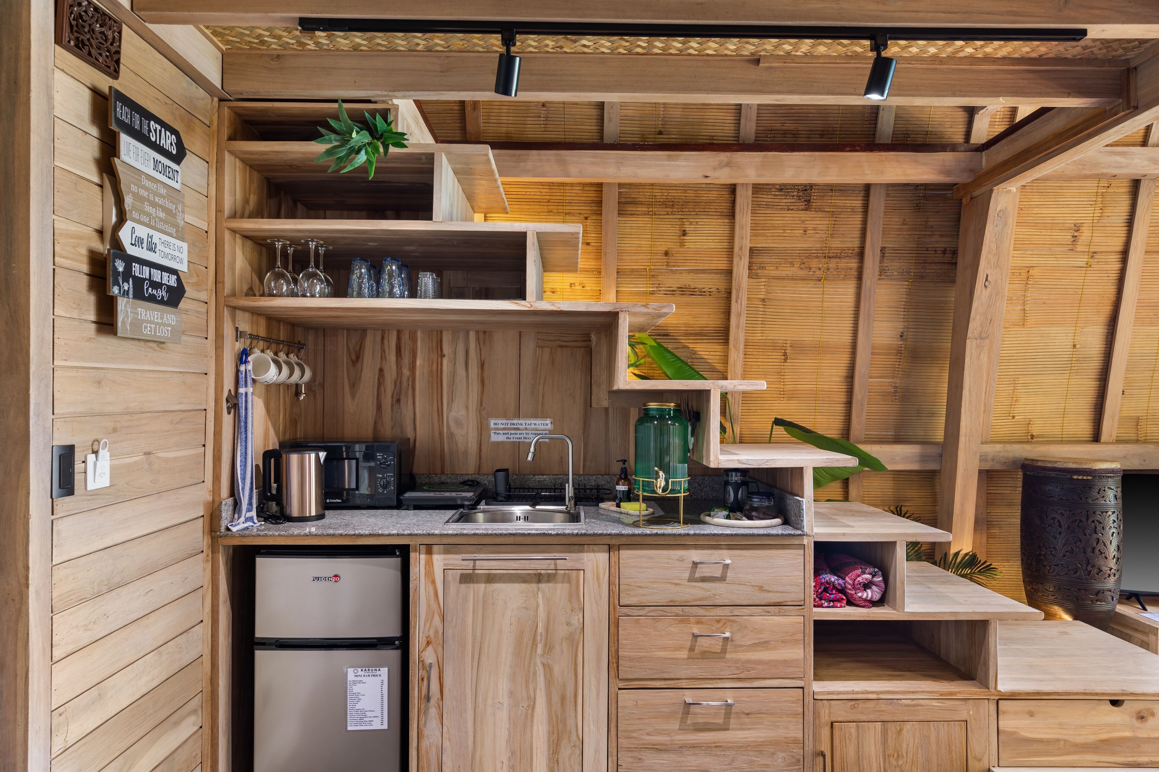 premier loft | private kitchen | high chair