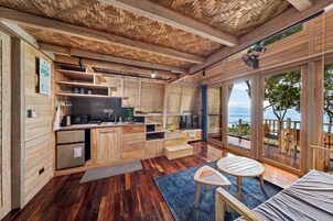 Premier Loft | Private kitchen | Highchair