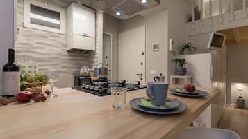 Studio | Eigene Küche | Großer Kühlschrank, Ofen, Herdplatte, Espressomaschine