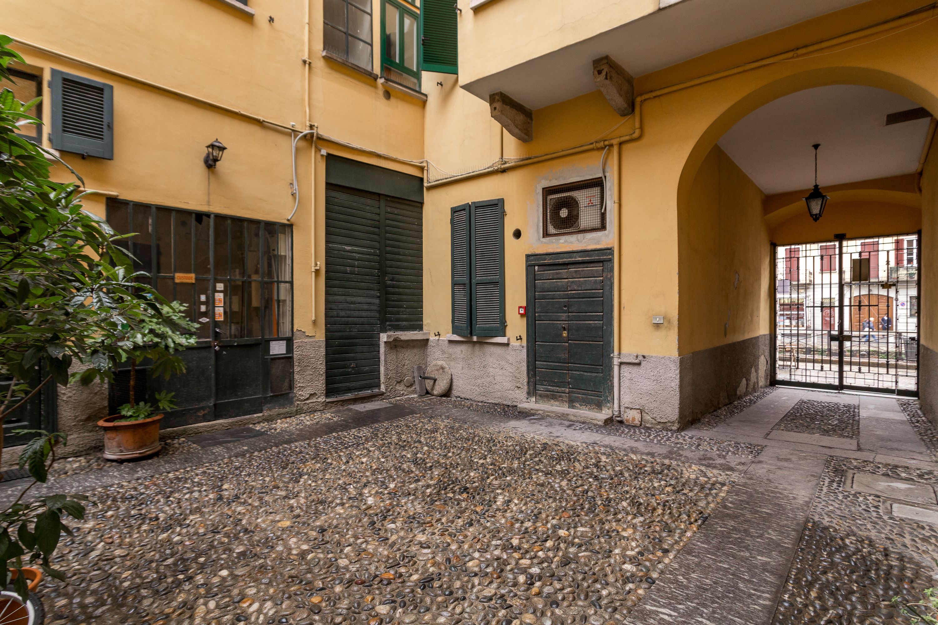 Studio | Blick auf den Innenhof