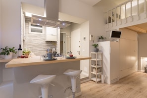 Studio | Private kitchen | Full-size fridge, oven, stovetop, espresso maker