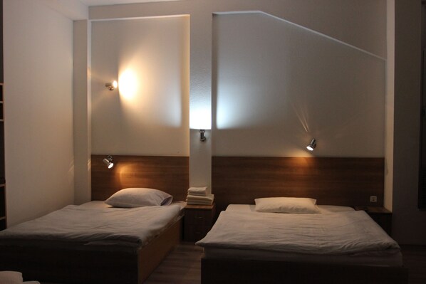 经典开间 | 熨斗/熨板、免费 WiFi