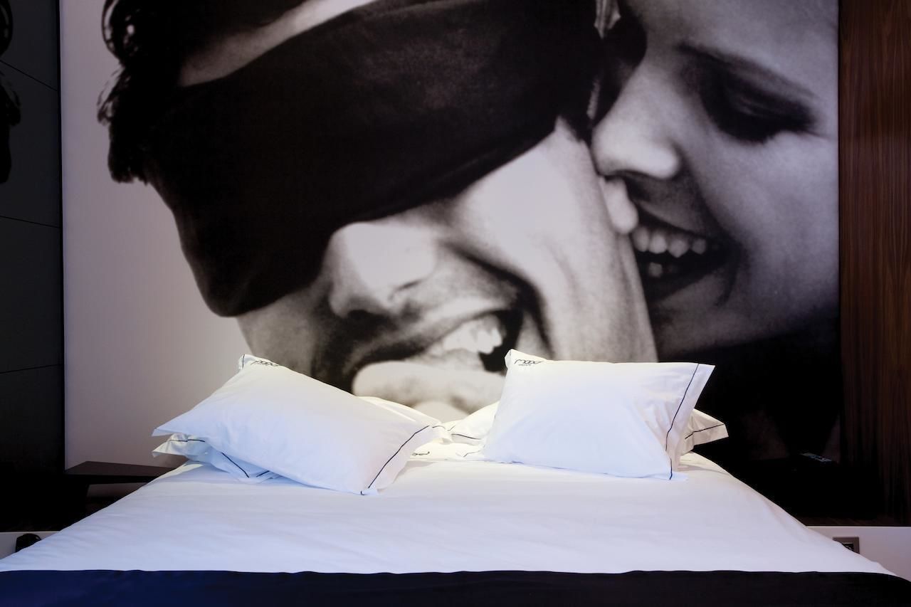 double room | premium bedding, desk, soundproofing, free wifi