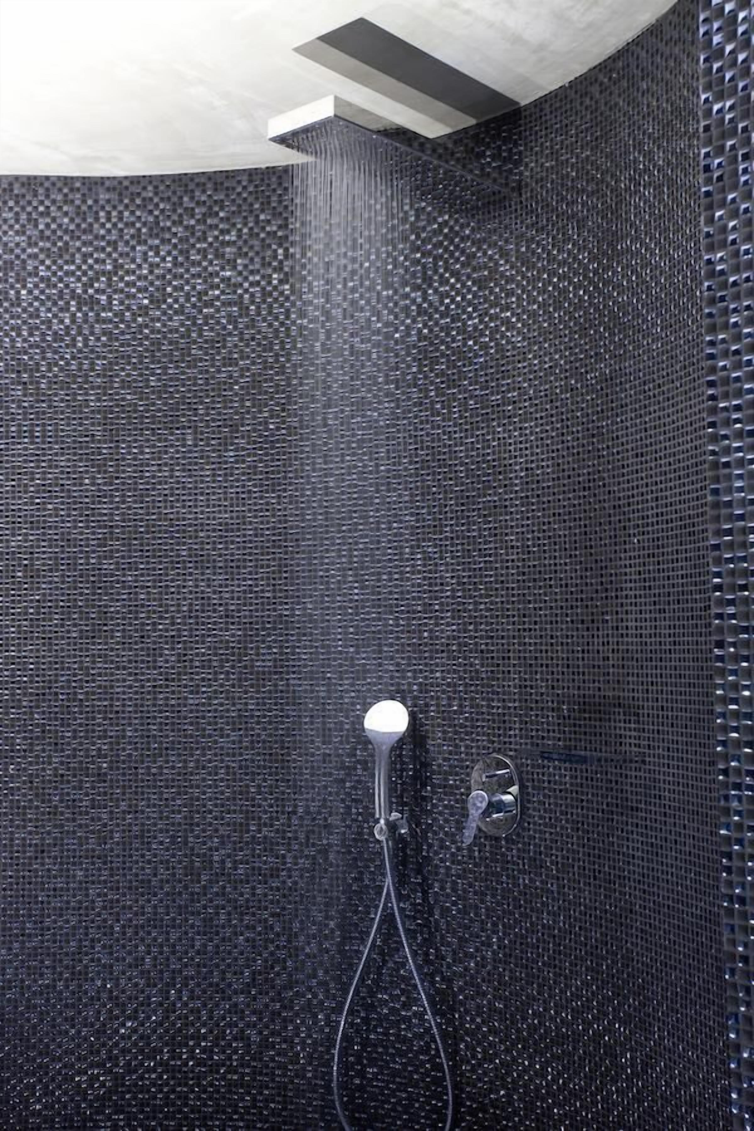 double room | bathroom | shower, rainfall showerhead, free toiletries, hair dryer