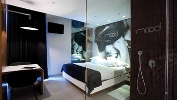 Premium bedding, desk, soundproofing, free WiFi